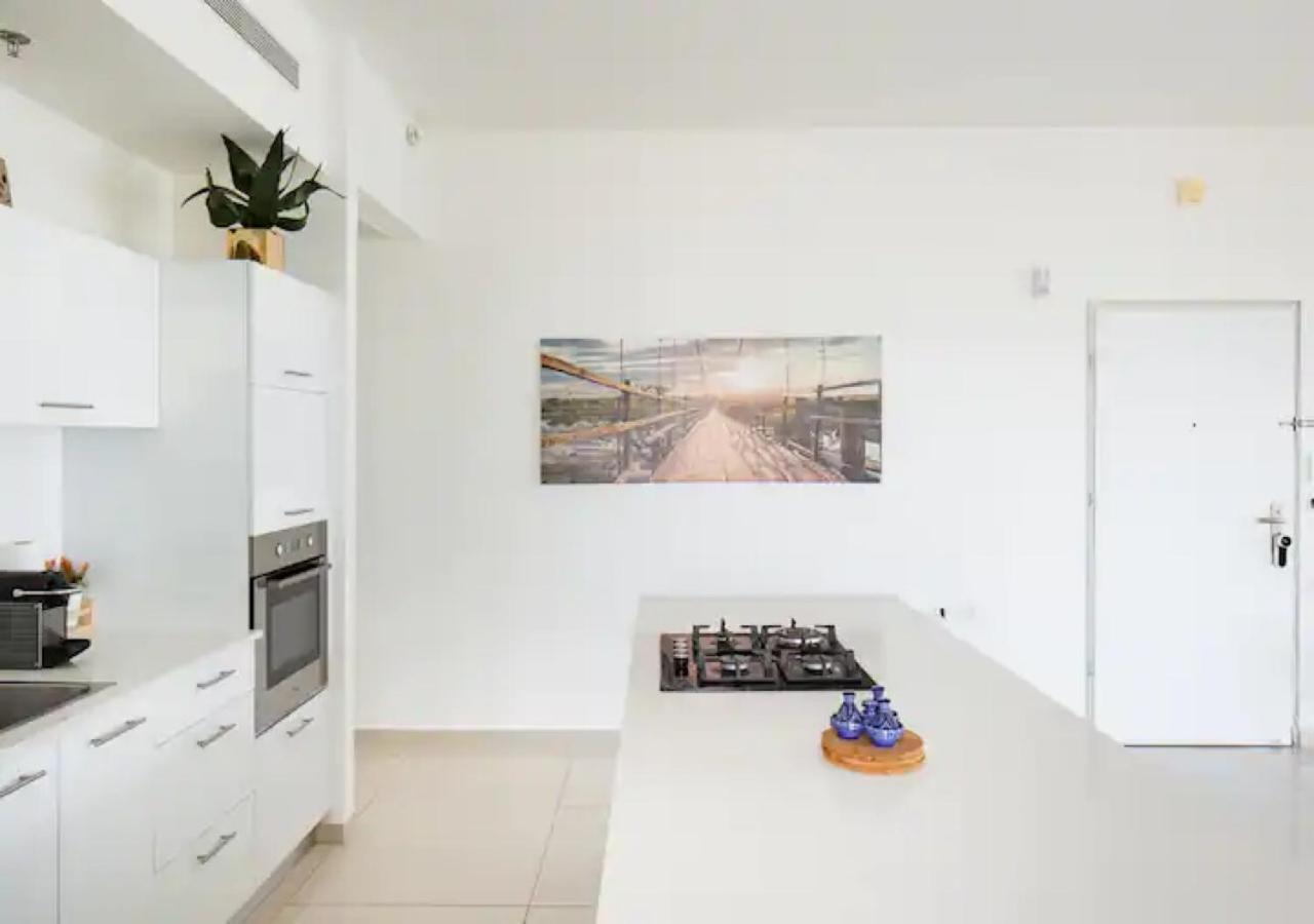 O&O Group- Special Apartment Sea View Luxury Tower Bat Yam Exterior photo