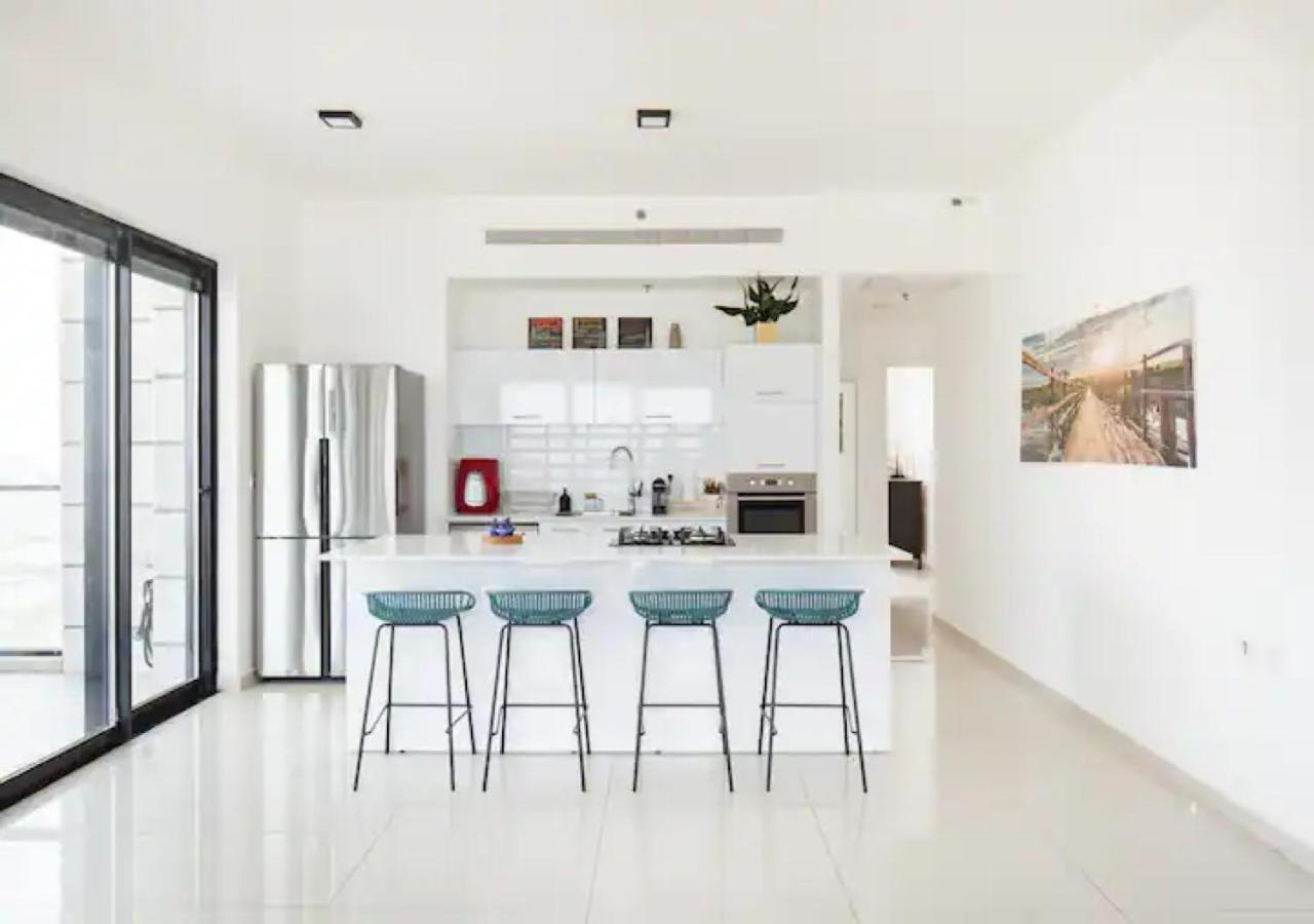 O&O Group- Special Apartment Sea View Luxury Tower Bat Yam Exterior photo
