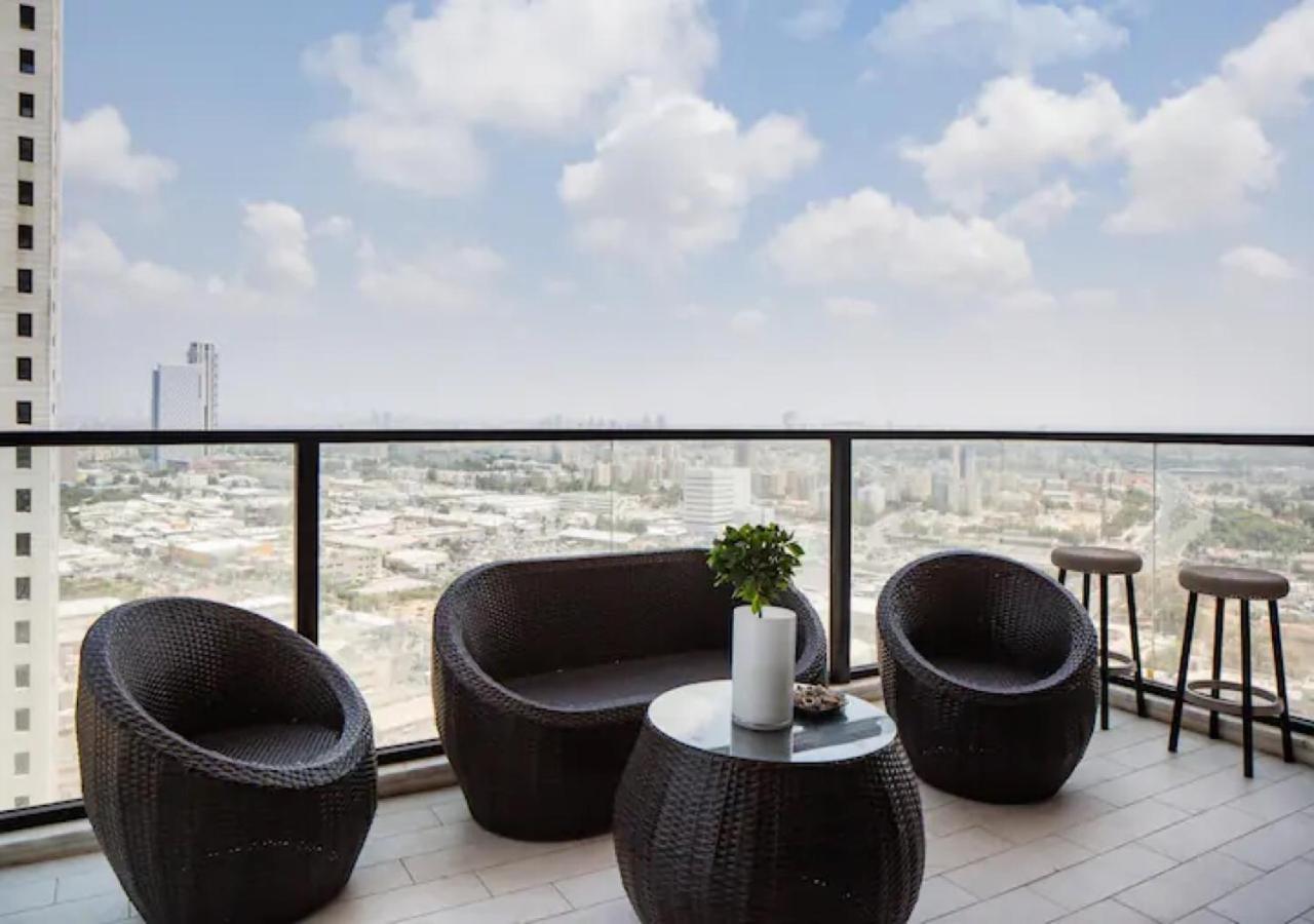O&O Group- Special Apartment Sea View Luxury Tower Bat Yam Exterior photo