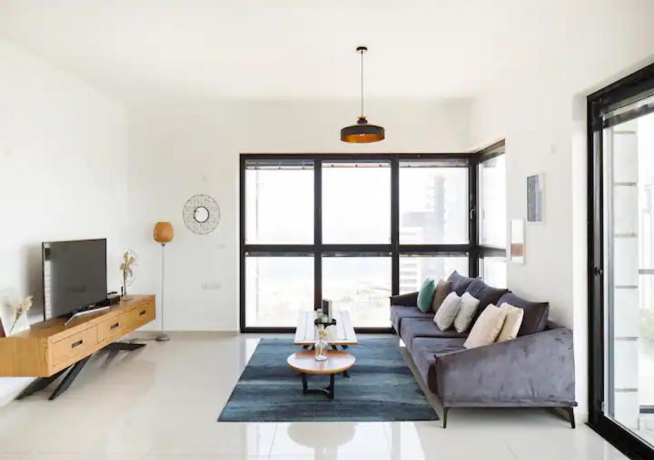 O&O Group- Special Apartment Sea View Luxury Tower Bat Yam Exterior photo
