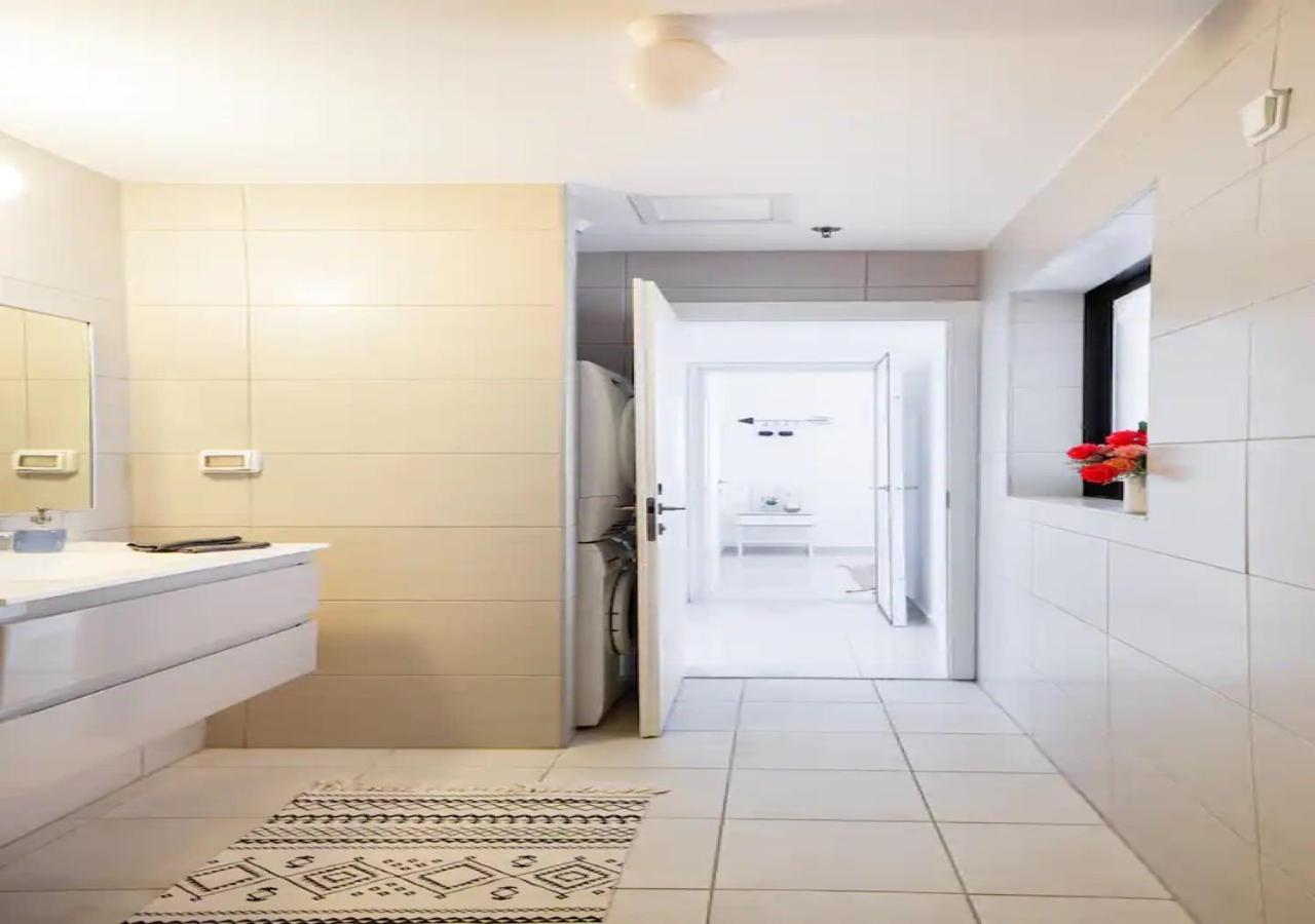 O&O Group- Special Apartment Sea View Luxury Tower Bat Yam Exterior photo